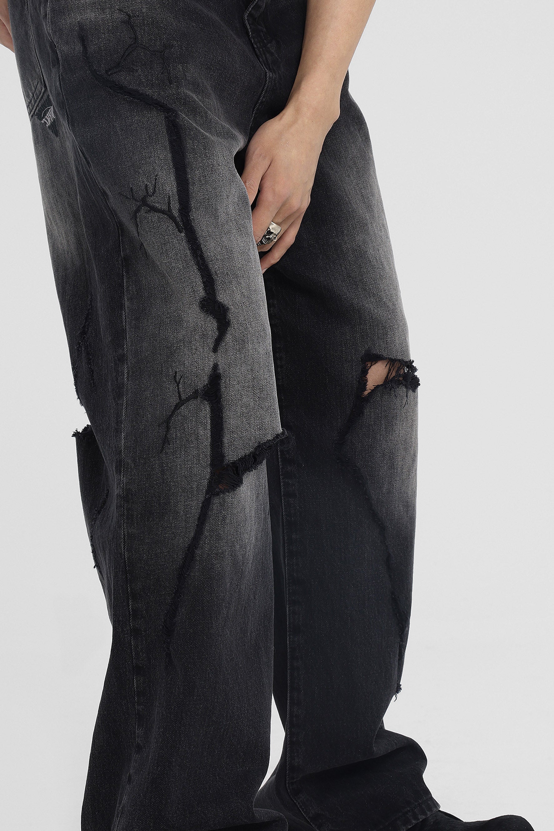 JHYQ EMBROIDERED DISTRESSED JEANS - Image 2