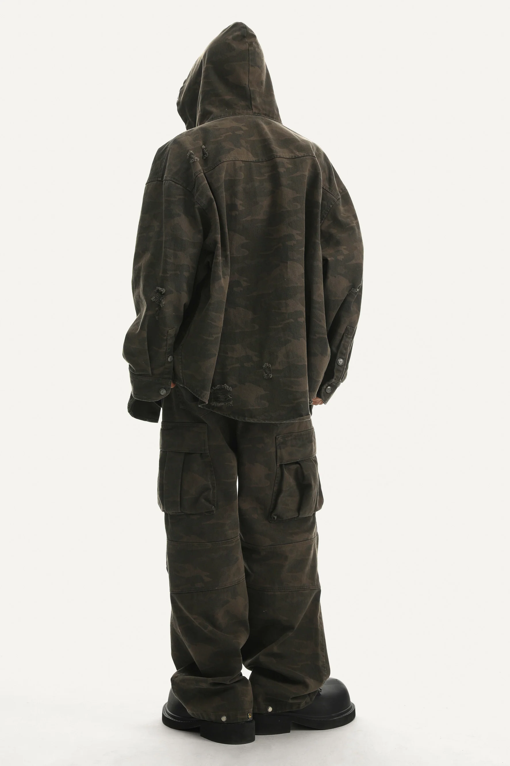JHYQ HOODED CAMO JACKET - Image 5