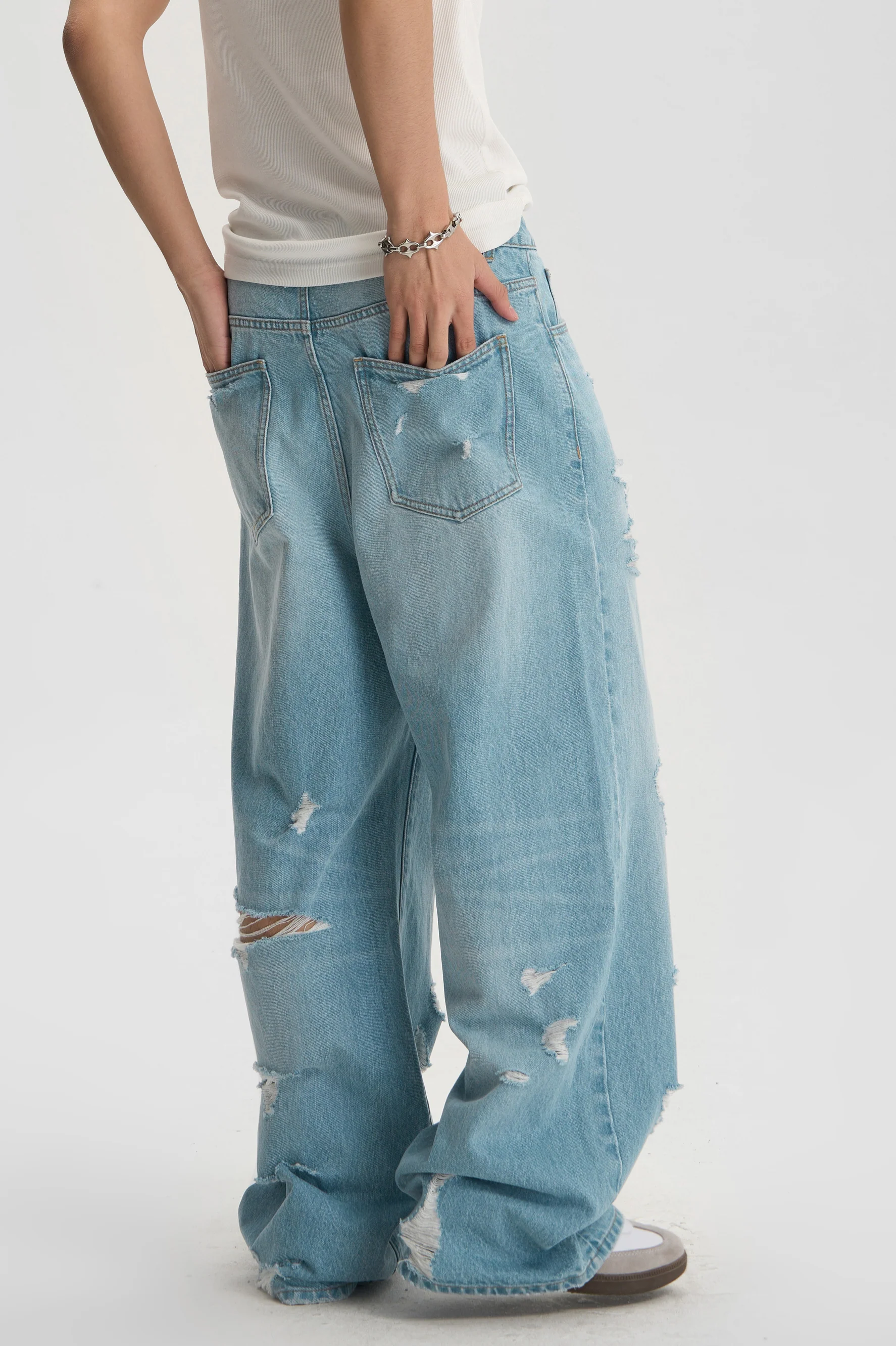 JHYQ RIPPED JEANS - Image 2