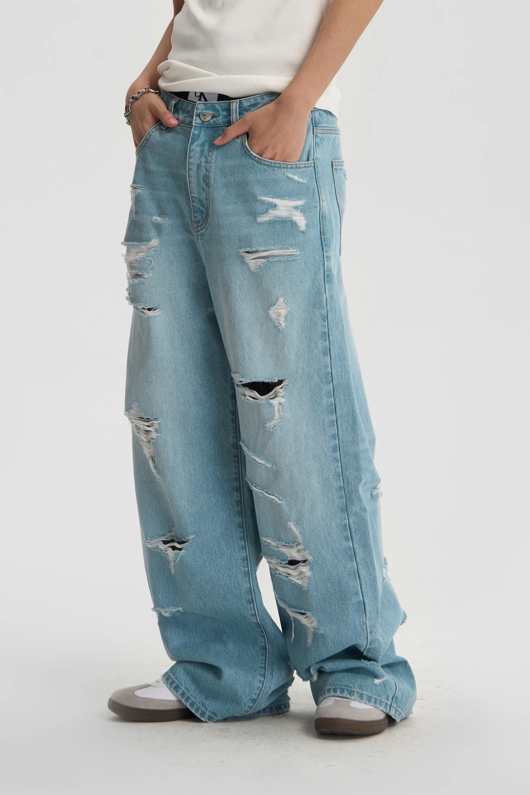 JHYQ RIPPED JEANS - Image 5