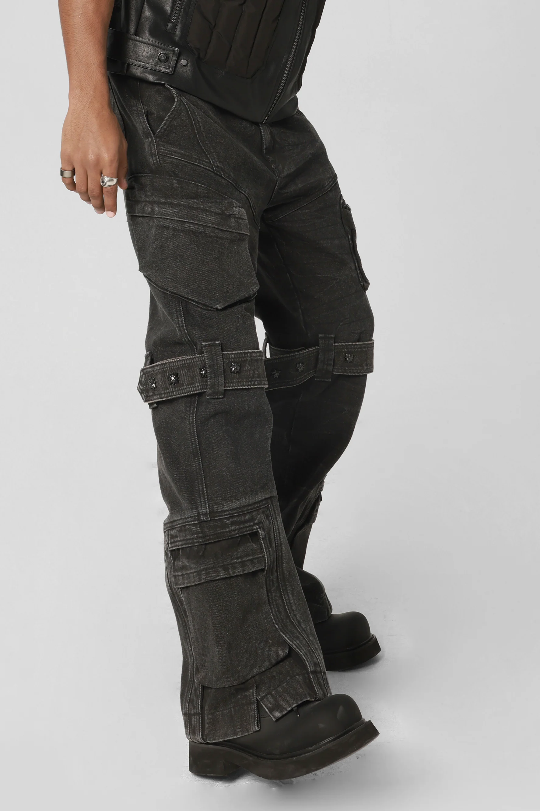 JHYQ STRAP JEANS - Image 5