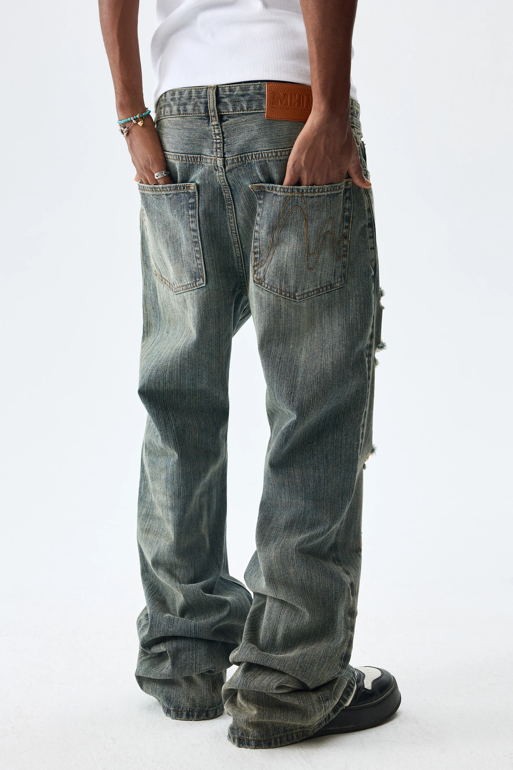 MEDM BAMBOO PATTERN WASHED JEANS - Image 3