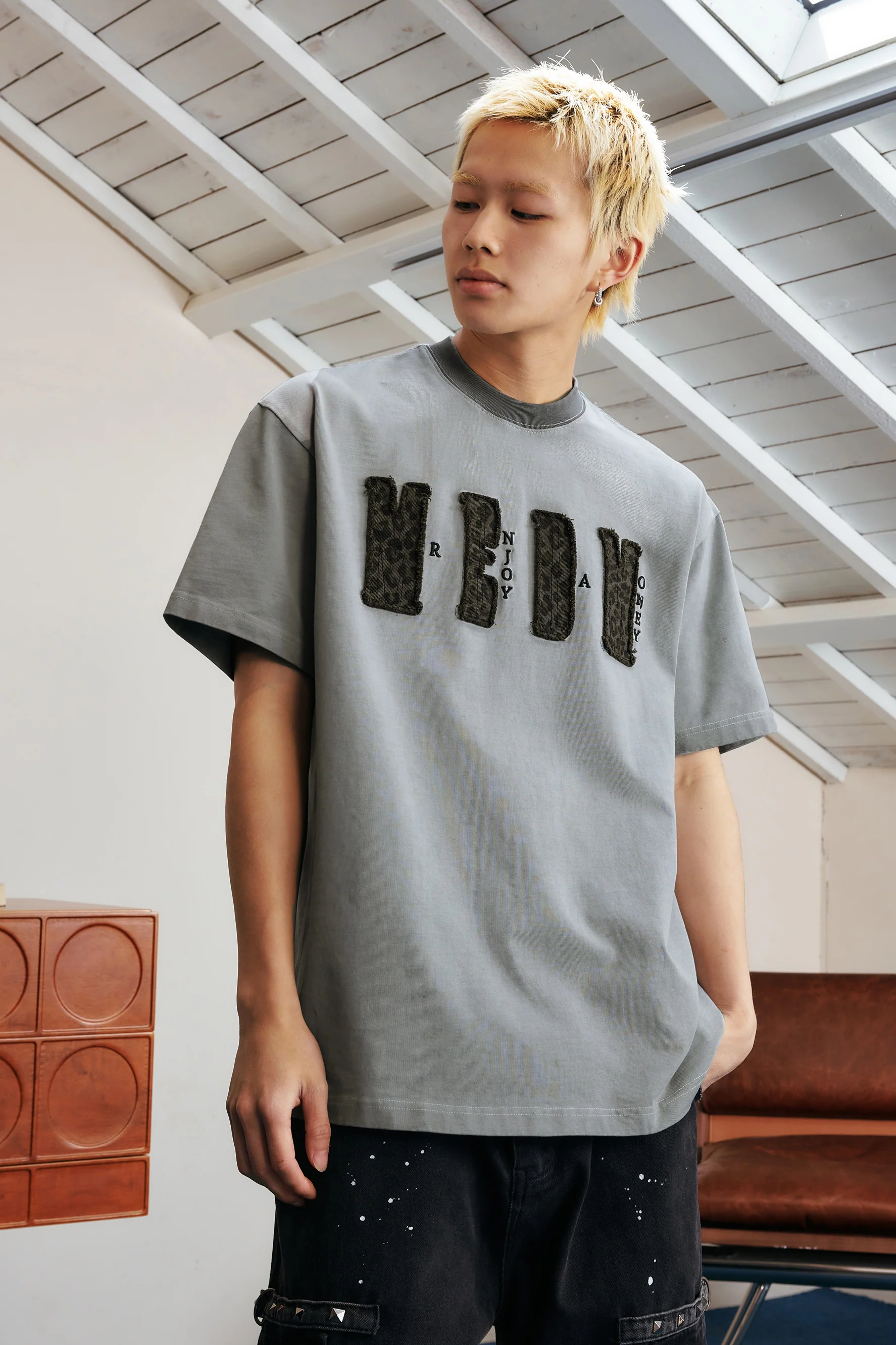 MEDM CONTRAST COLLAR T-SHIRT - Image 3