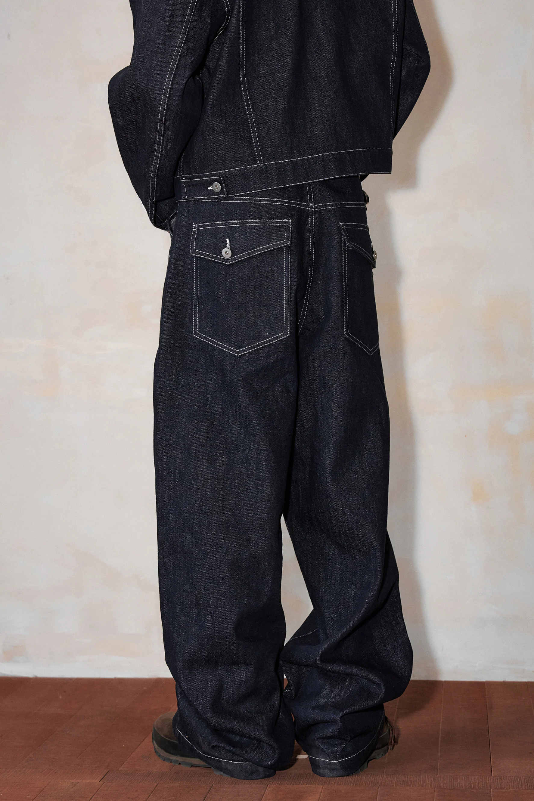 MEDM CONTRAST STITCH JEANS - Image 3