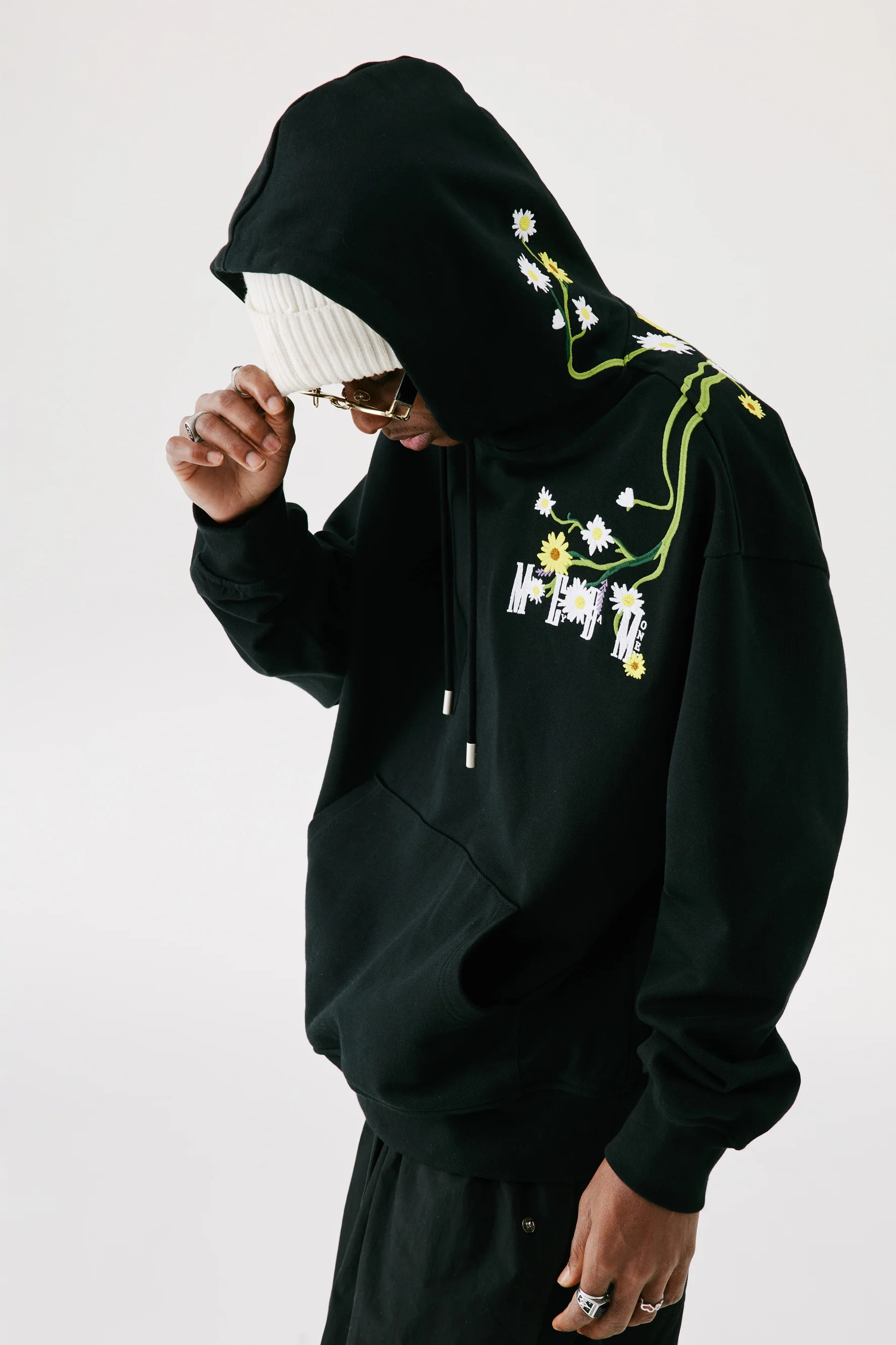 MEDM EMBROIDERED FLORAL HOODIE - Image 3