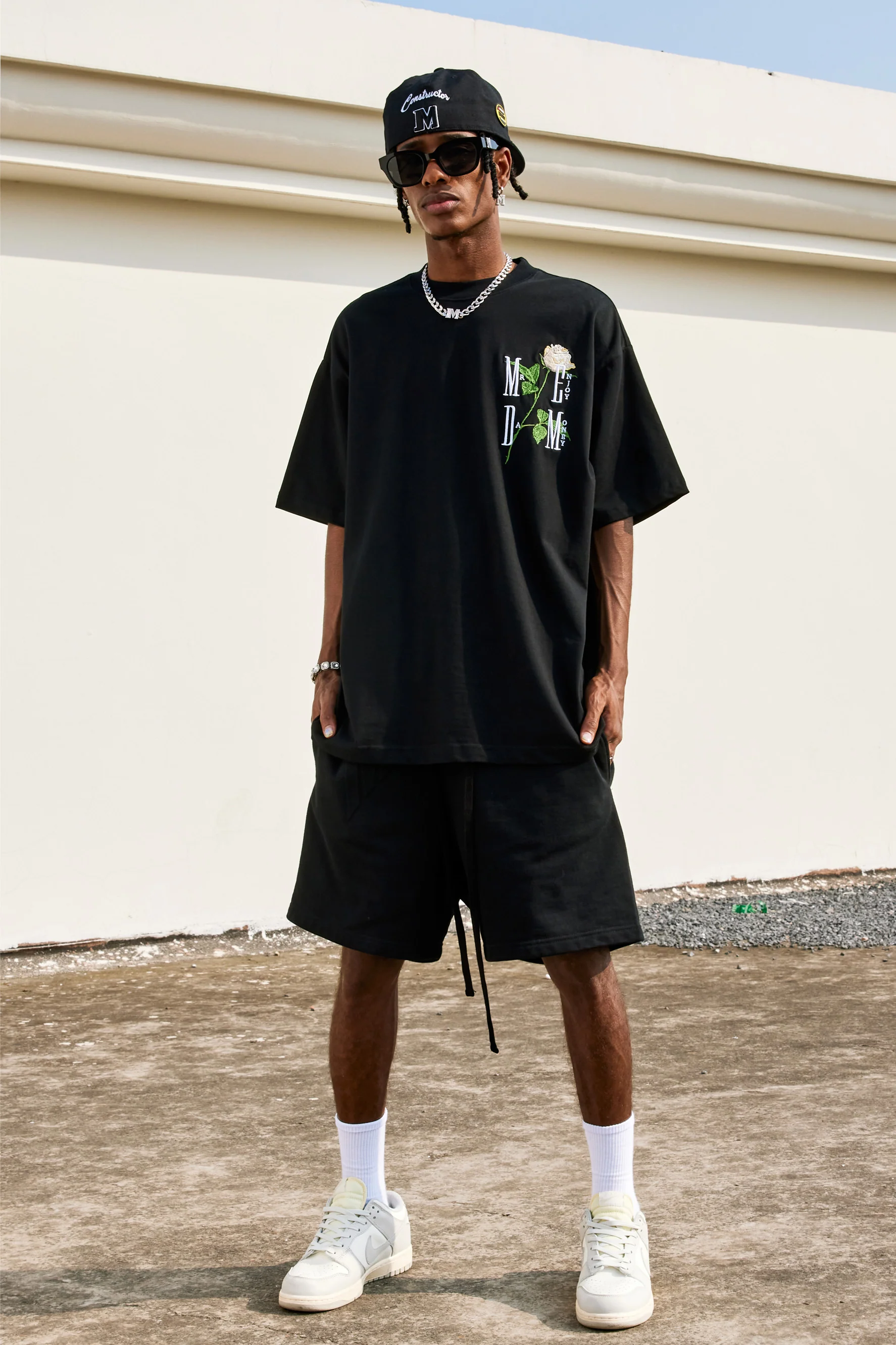 MEDM EMBROIDERY ROSE T-SHIRT - Image 5