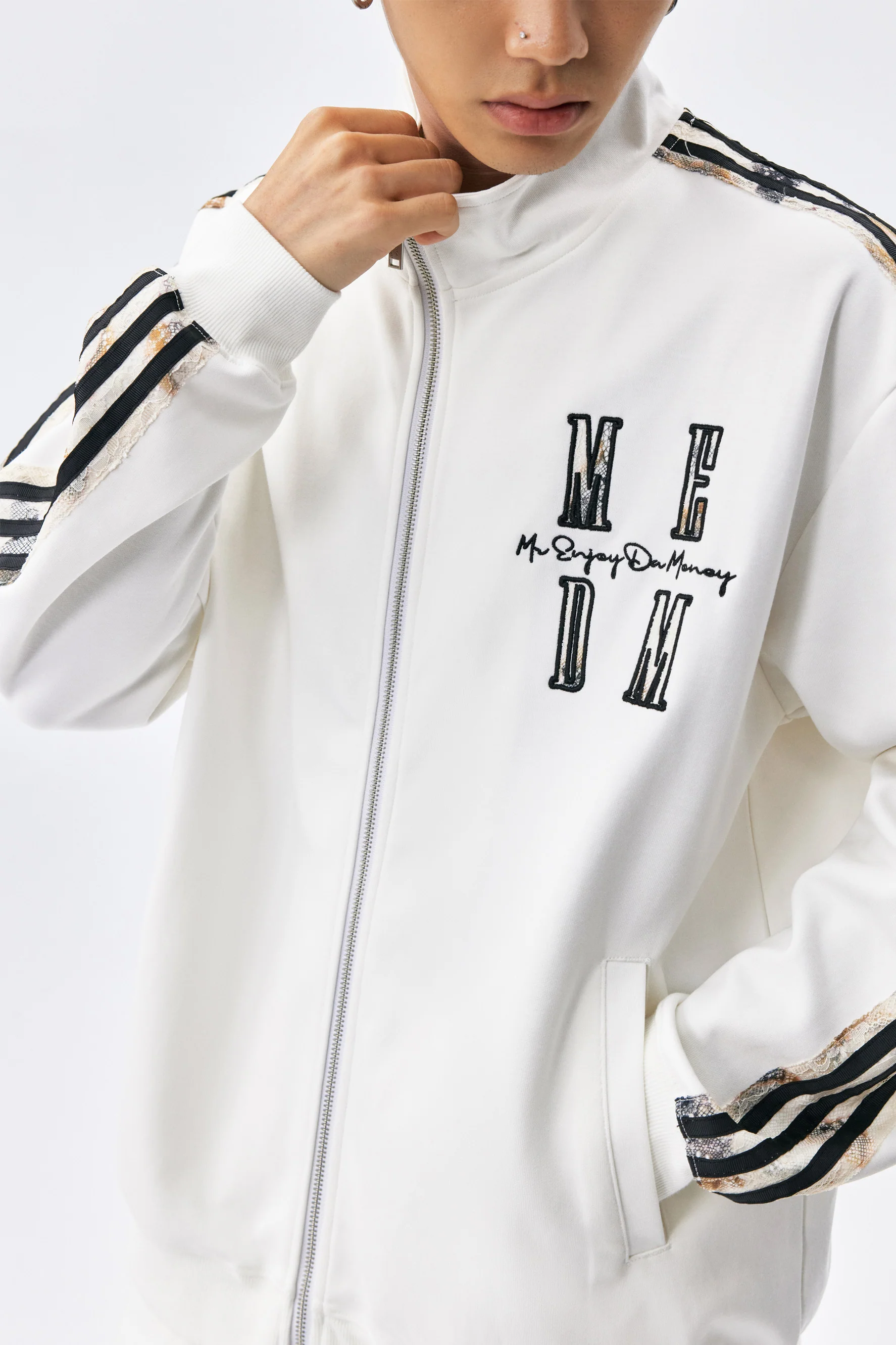 MEDM LACE PATCH TRACK JACKET - Image 6