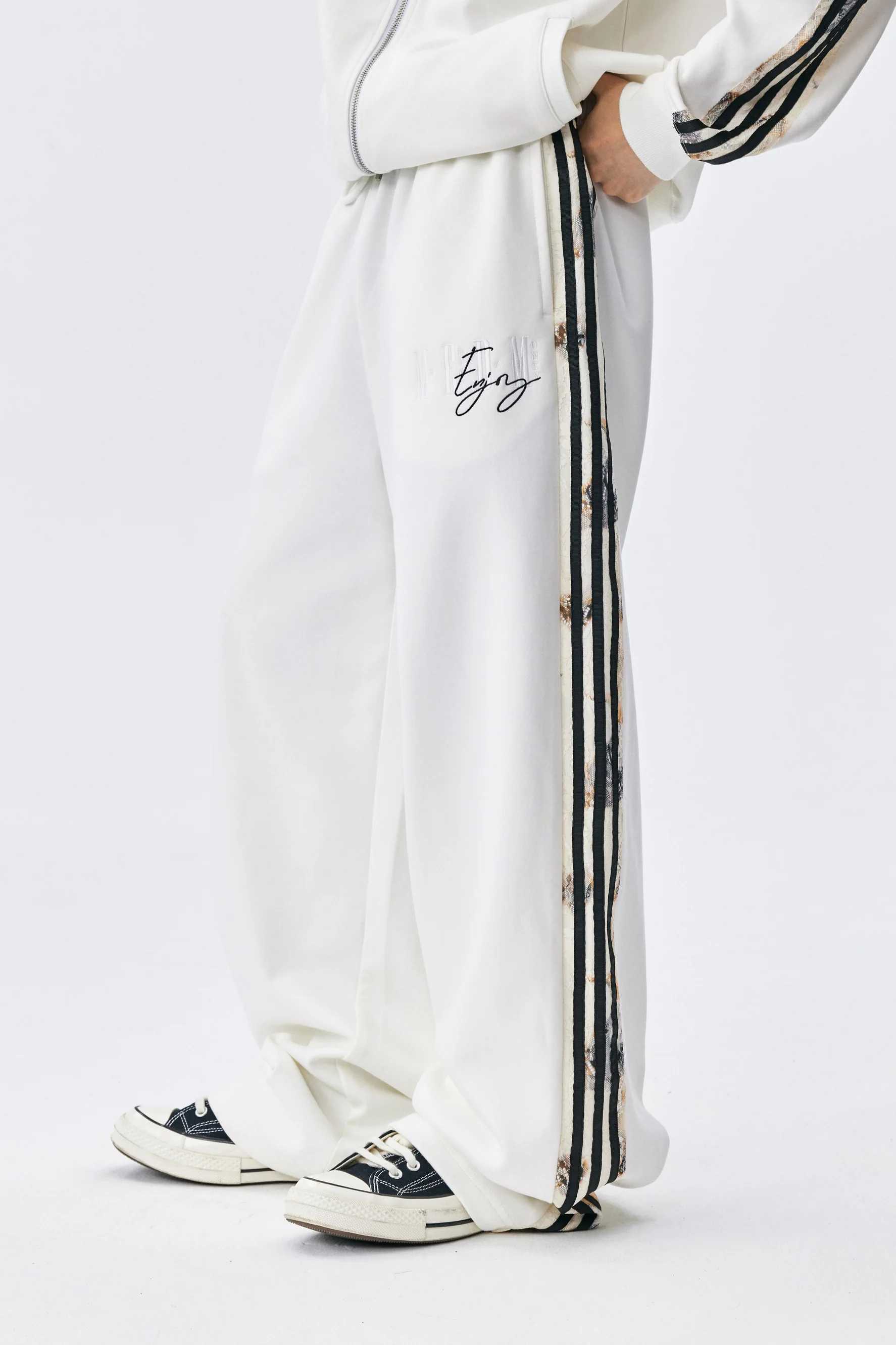 MEDM LACE SPLICING TRACK PANTS - Image 3