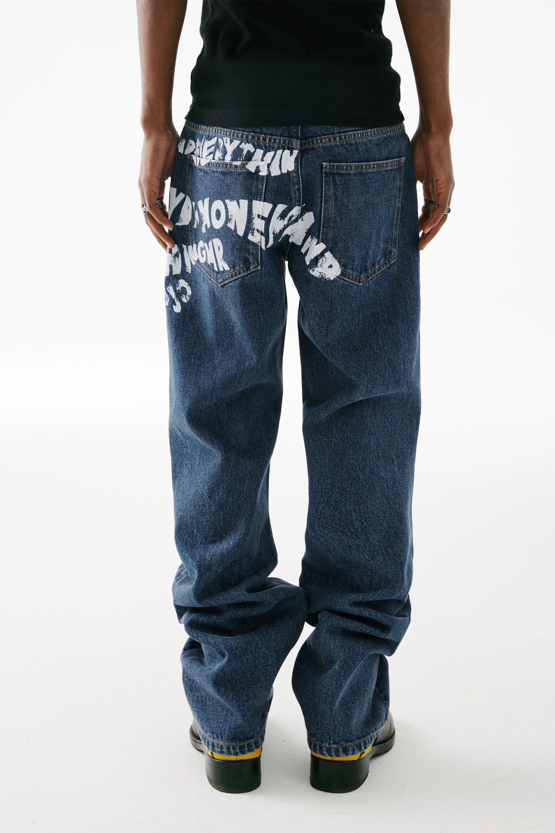 MEDM LOGO PATTERN JEANS - Image 4