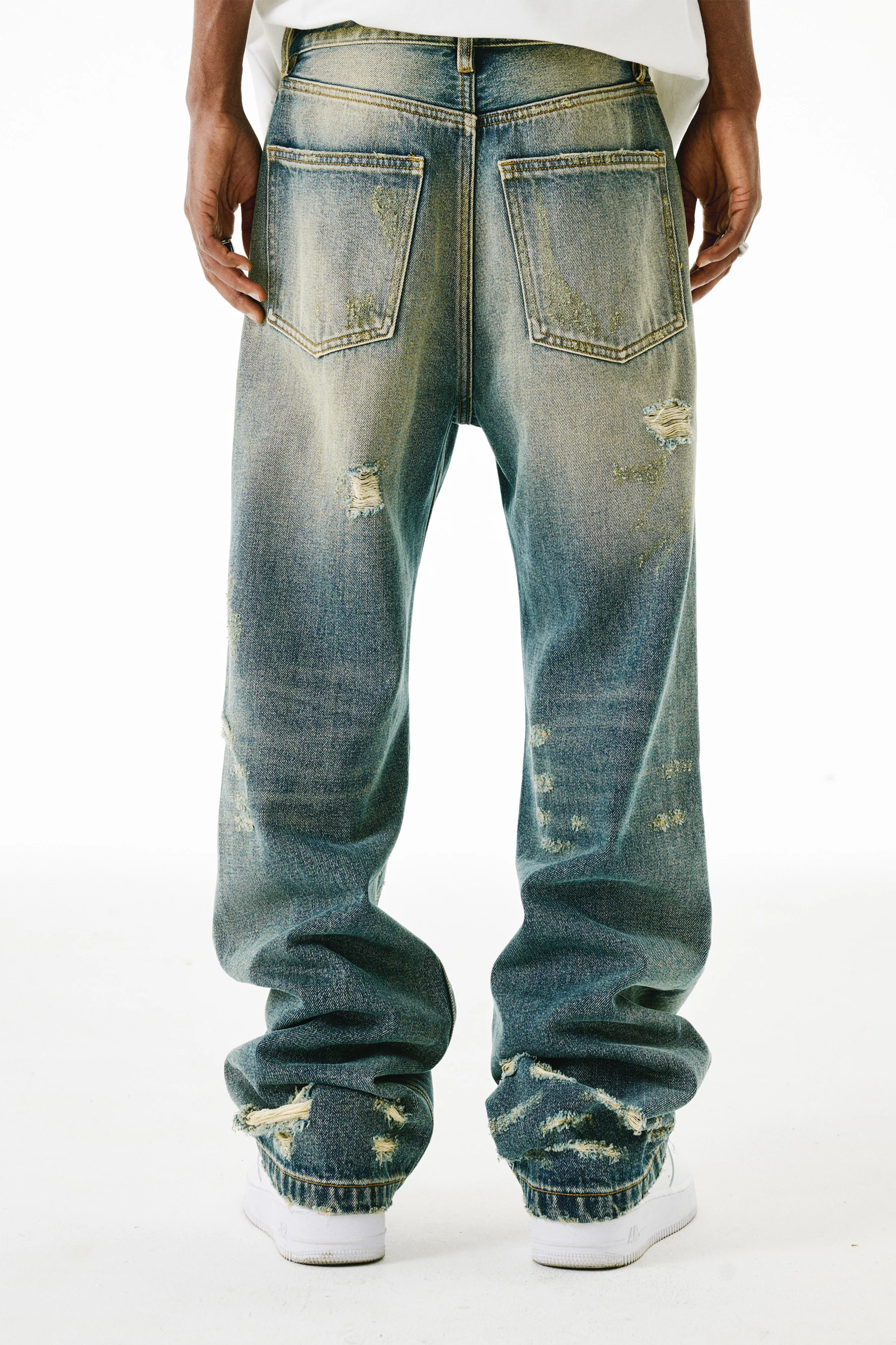 MEDM WASHED DISTRESSED JEANS - Image 4