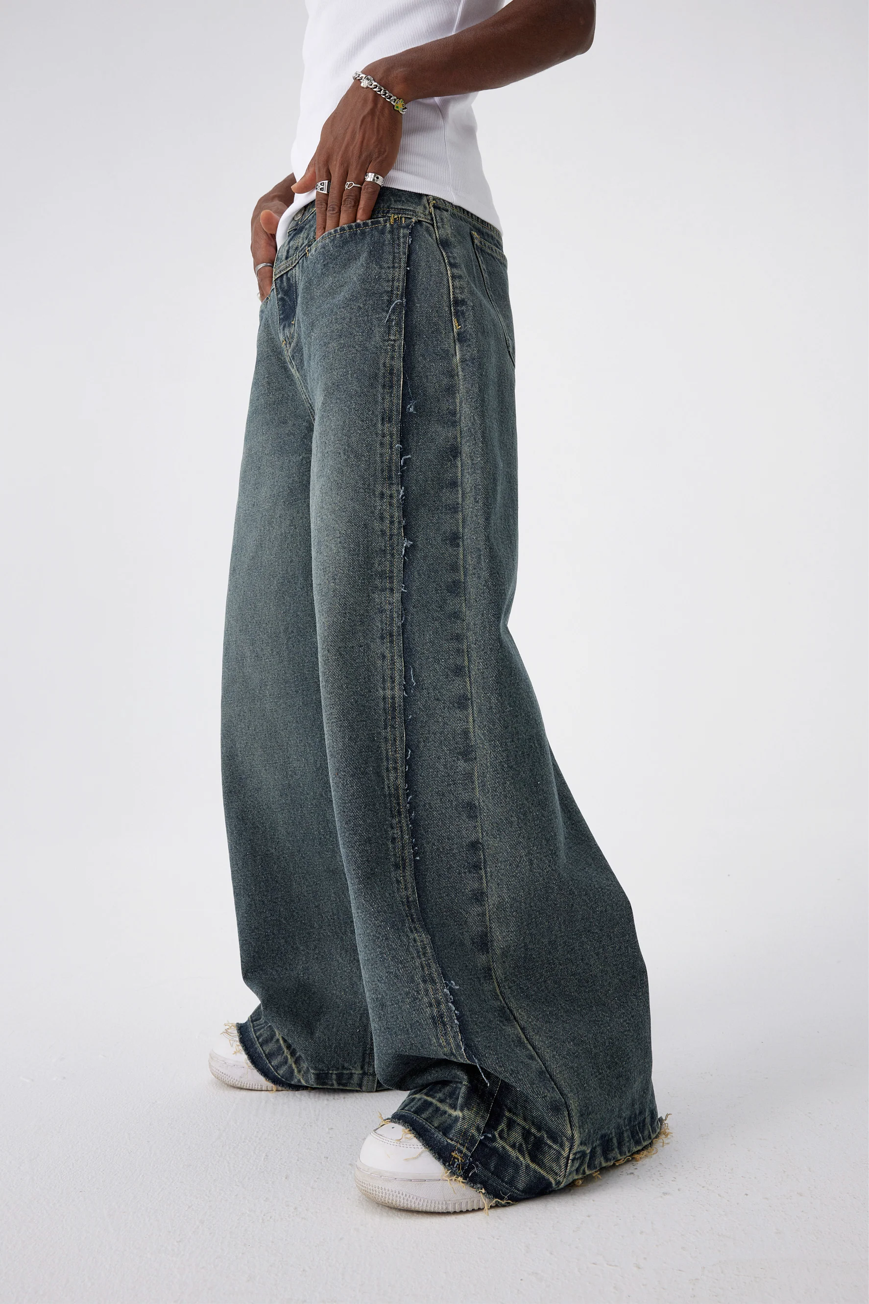MEDM WIDE LEG JEANS - Image 4