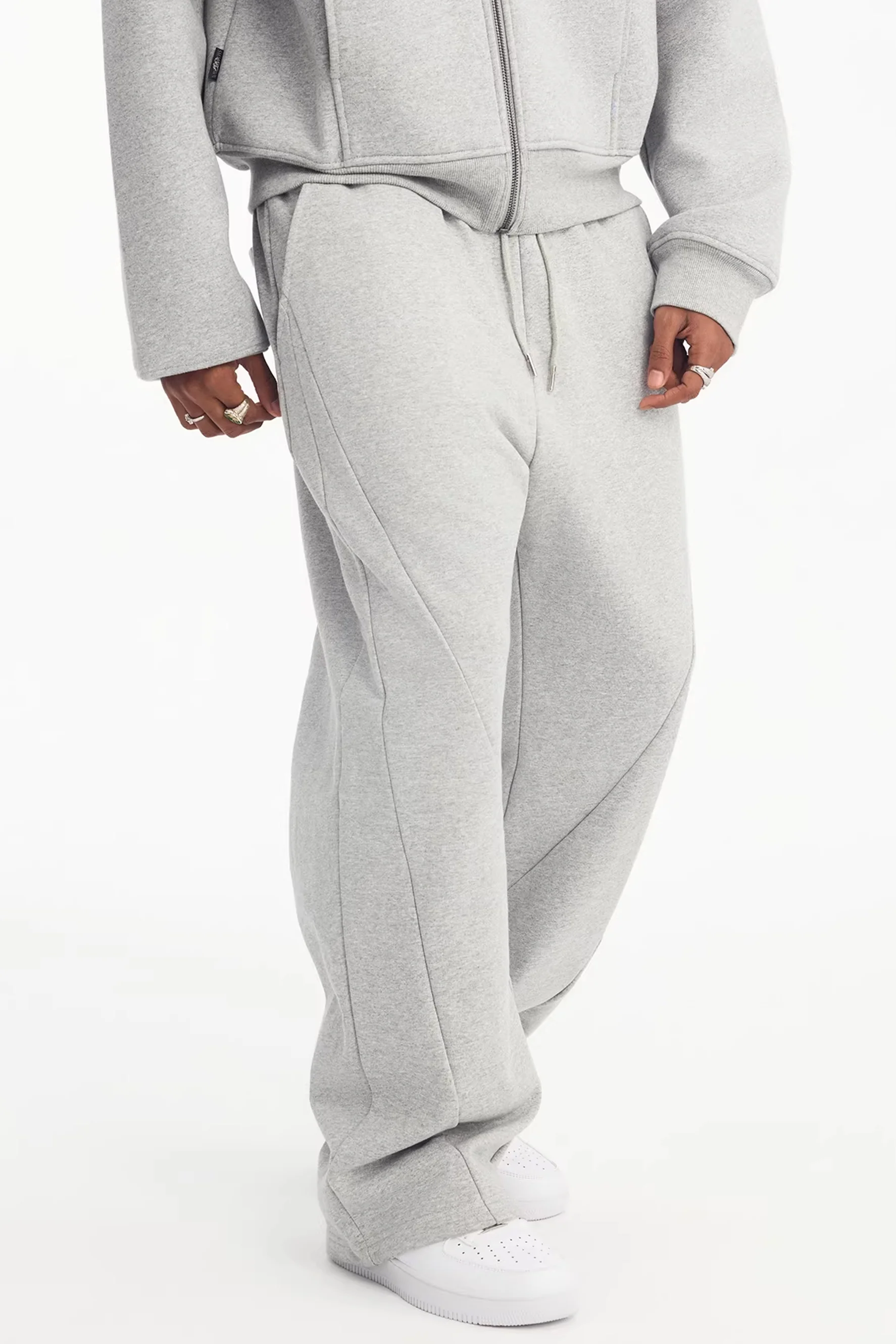 STK CURVED BLADE SWEATPANTS - Image 3