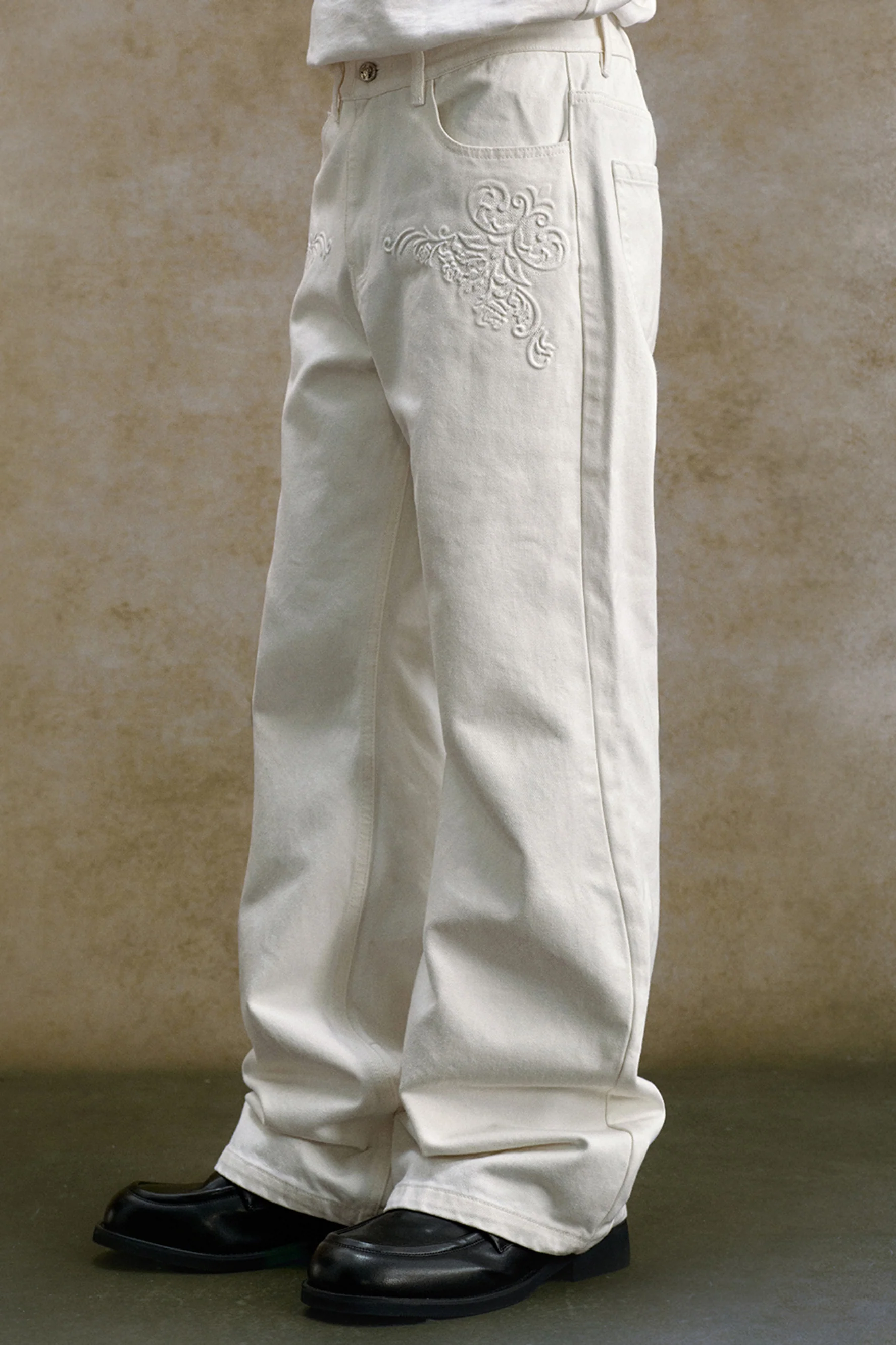 YADCREW EMBOSSED BAROQUE PANTS